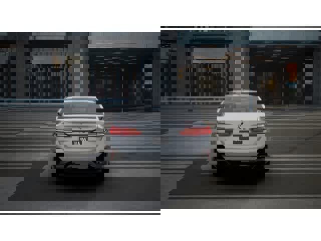 New 2026 BMW i5 eDrive40 w/ M Sport Package RWD image 5