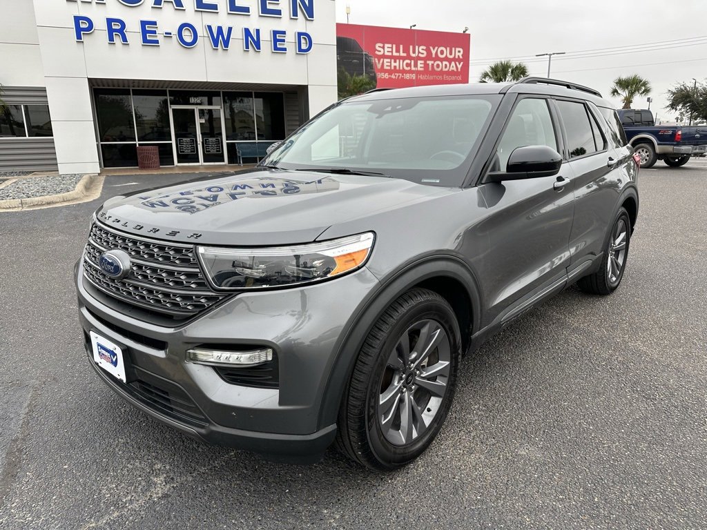 Used 2022 Ford Explorer XLT w/ Equipment Group 202A image 2