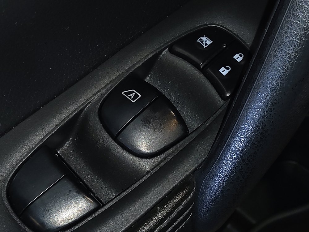 Used 2022 Nissan Rogue Sport S FWD image 27