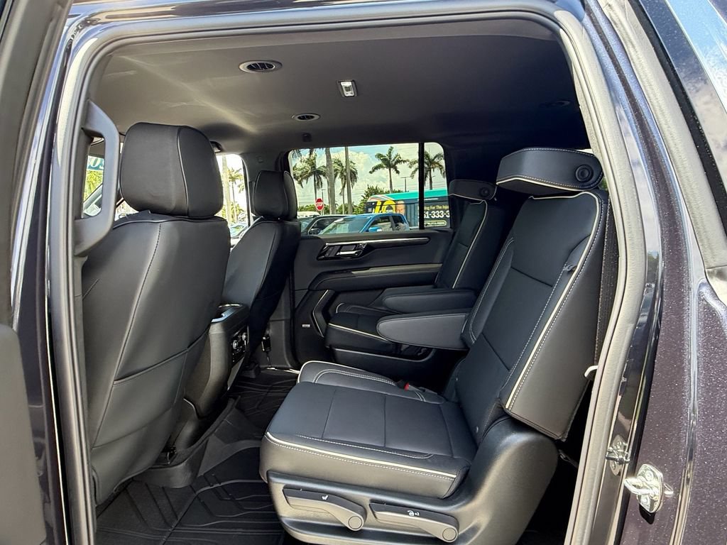 Used 2026 Chevrolet Suburban Premier RWD image 13