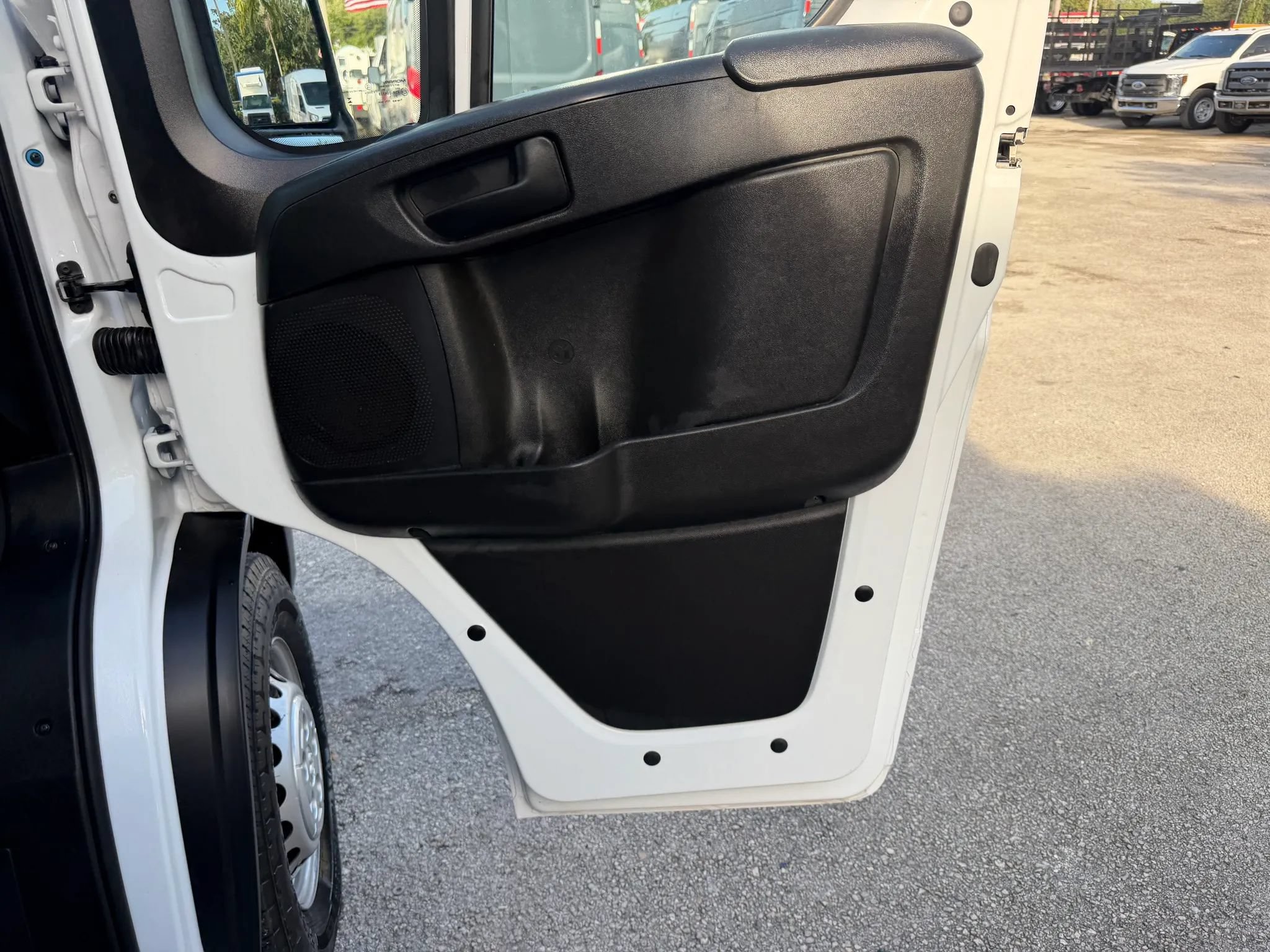 Used 2024 RAM ProMaster 2500 159 High Roof w/ Convenience Group FWD image 15