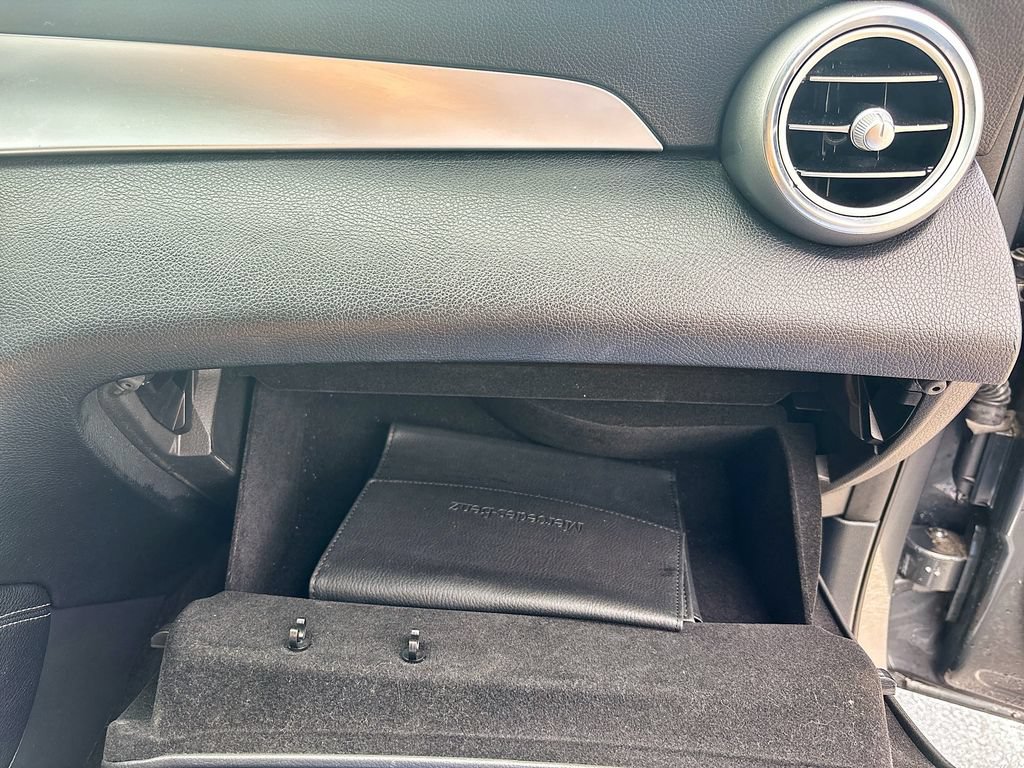 Used 2018 Mercedes-Benz GLC 300 4MATIC w/ Premium Package image 27