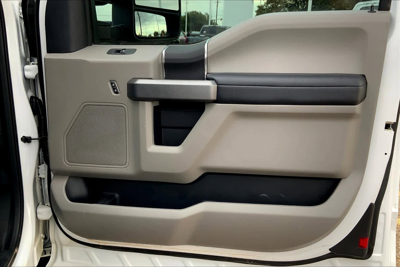 Used 2019 Ford F250 XLT w/ Camper Package AWD/4WD image 23