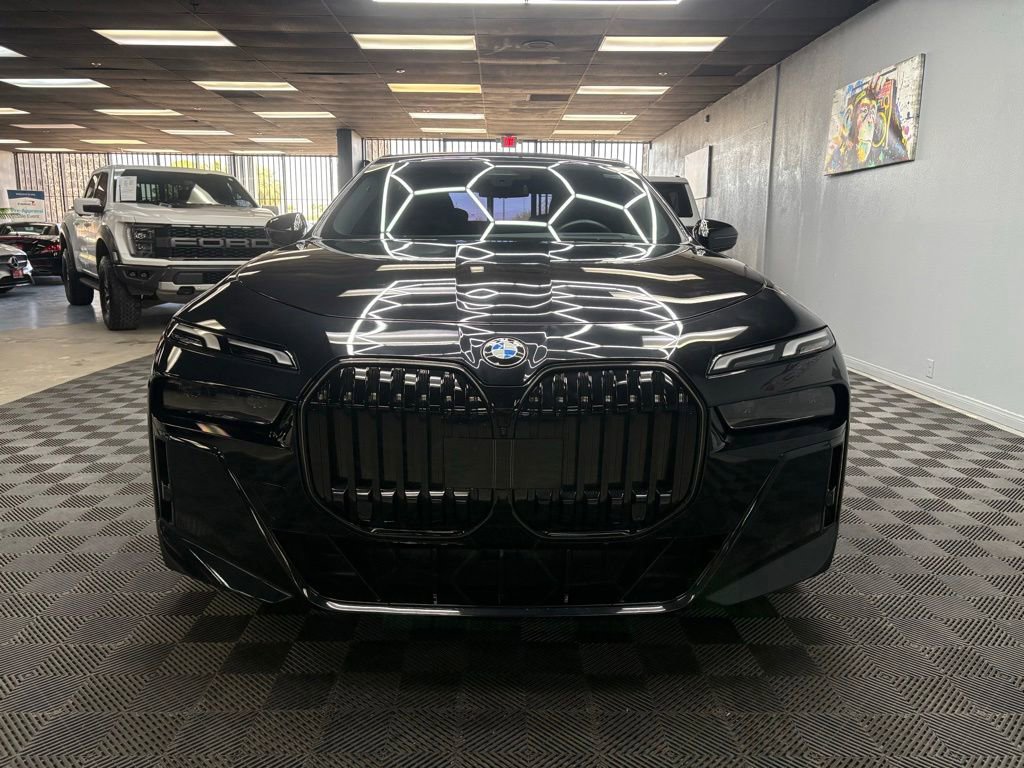 Used 2025 BMW 740i w/ Premium Package RWD image 6
