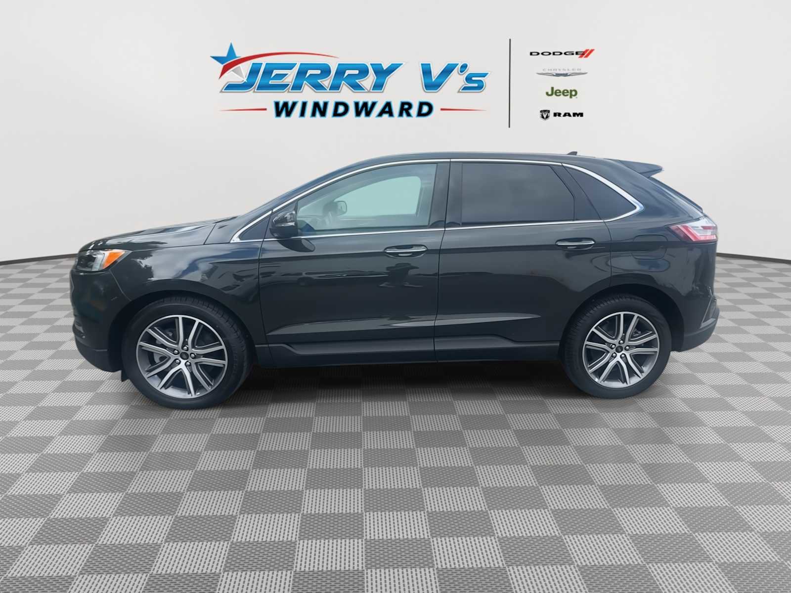 Used 2024 Ford Edge Titanium w/ Equipment Group 301A image 5