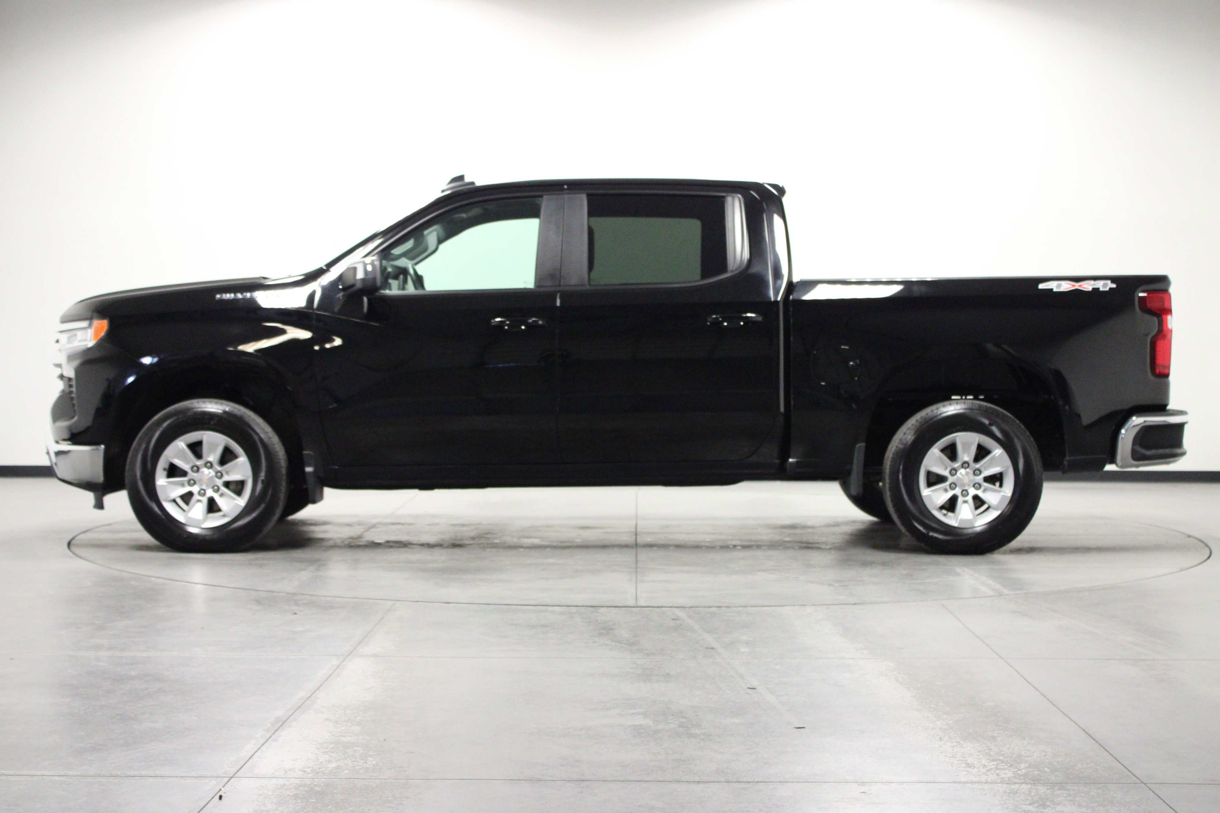 Used 2024 Chevrolet Silverado 1500 LT image 7
