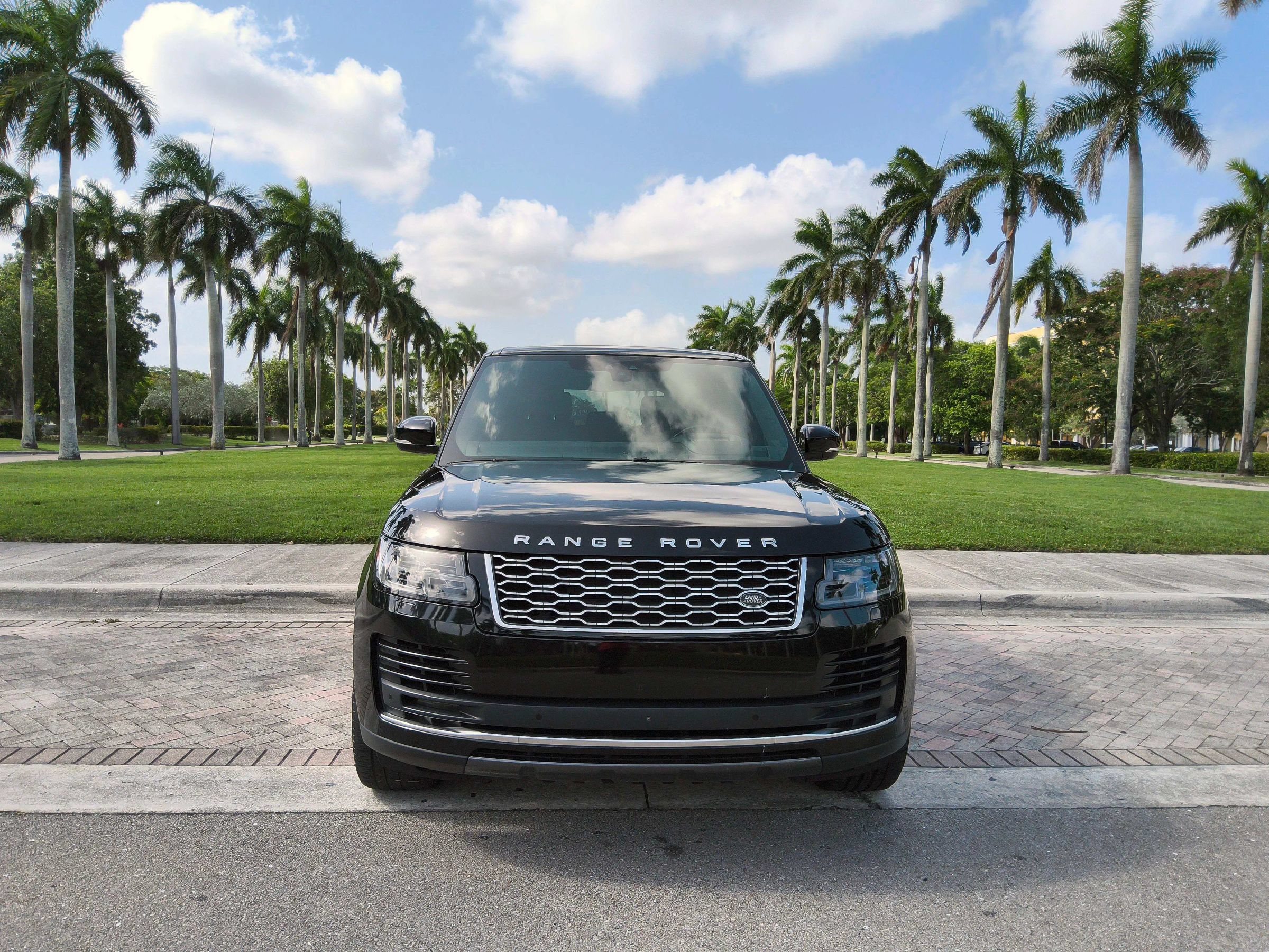 Used 2020 Land Rover Range Rover Long Wheelbase HSE AWD/4WD image 2