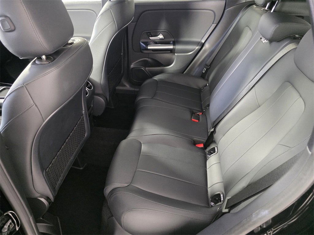 Certified 2025 Mercedes-Benz GLA 250 image 13