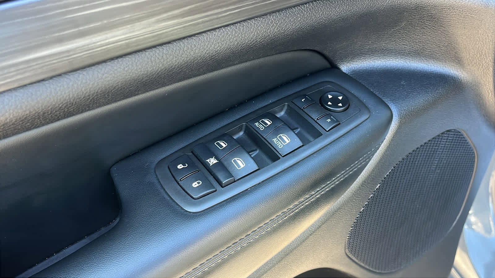 Used 2021 Jeep Grand Cherokee Laredo X AWD/4WD image 24