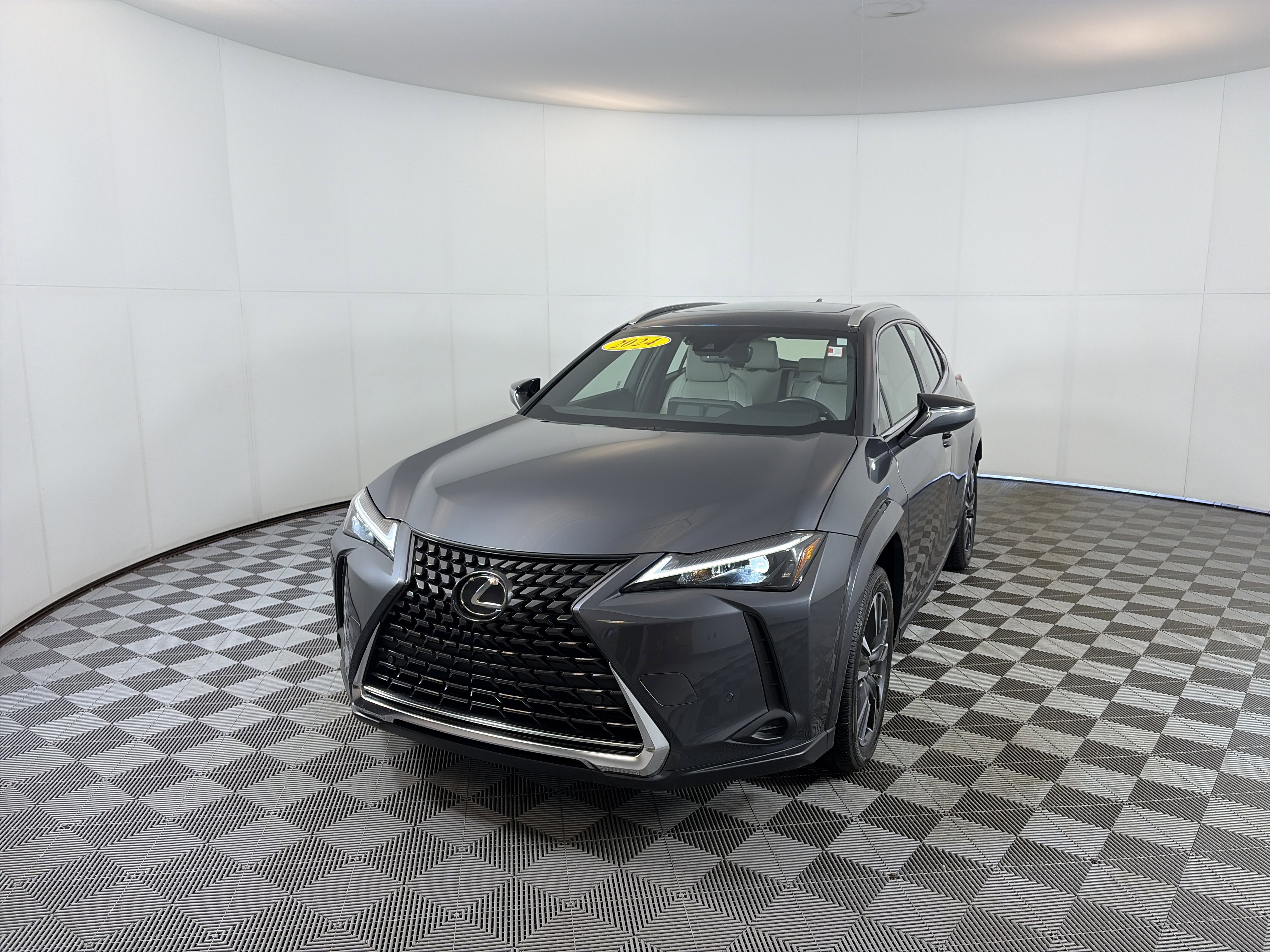 Used 2024 Lexus UX 250h AWD w/ Premium Package image 2