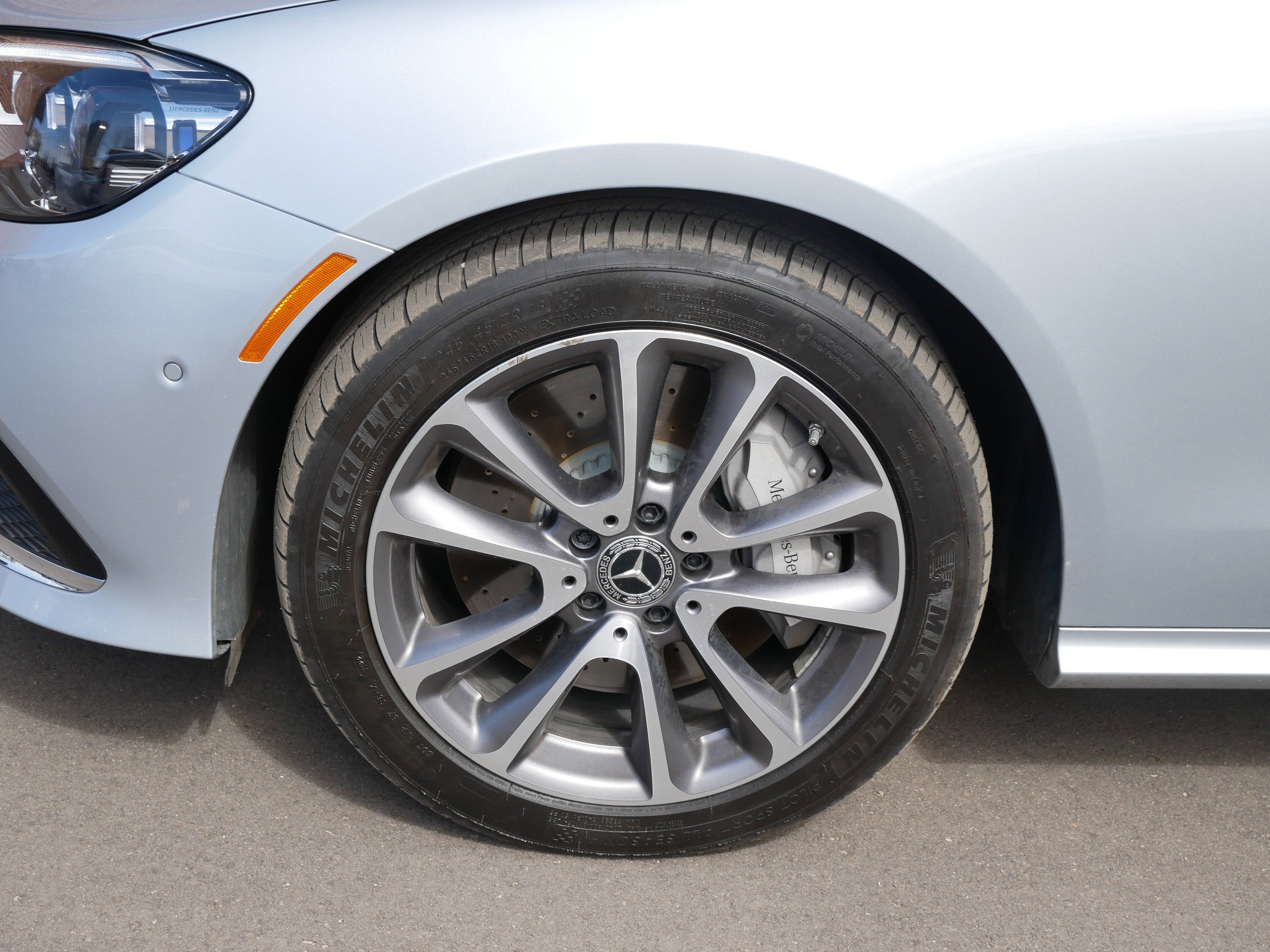 Used 2022 Mercedes-Benz E 450 4MATIC Cabriolet image 4