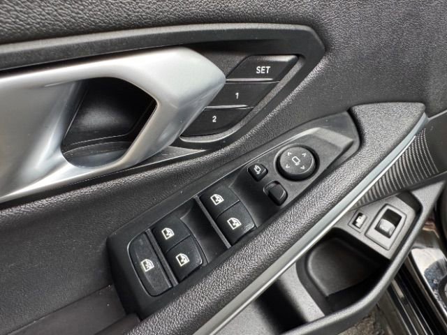 Used 2021 BMW 330e xDrive image 40