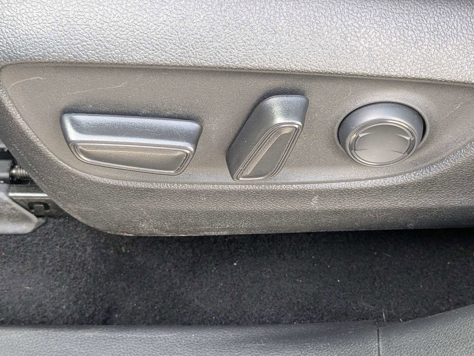 Used 2022 Toyota Highlander XLE image 21