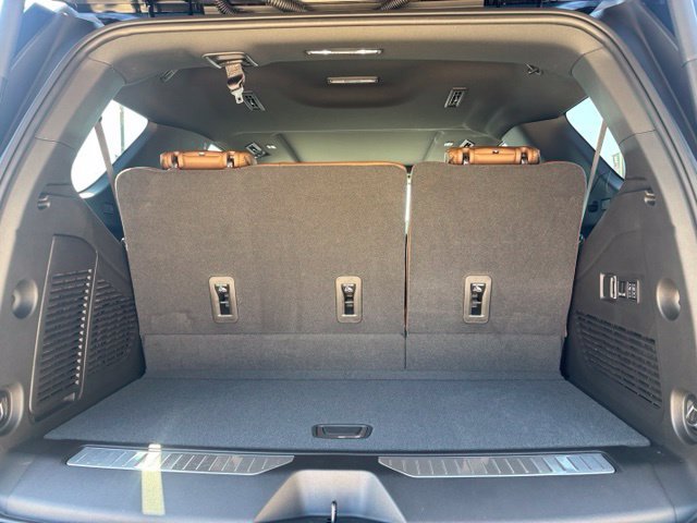 New 2026 Chevrolet Tahoe High Country w/ Sun And Tow Package AWD/4WD image 10