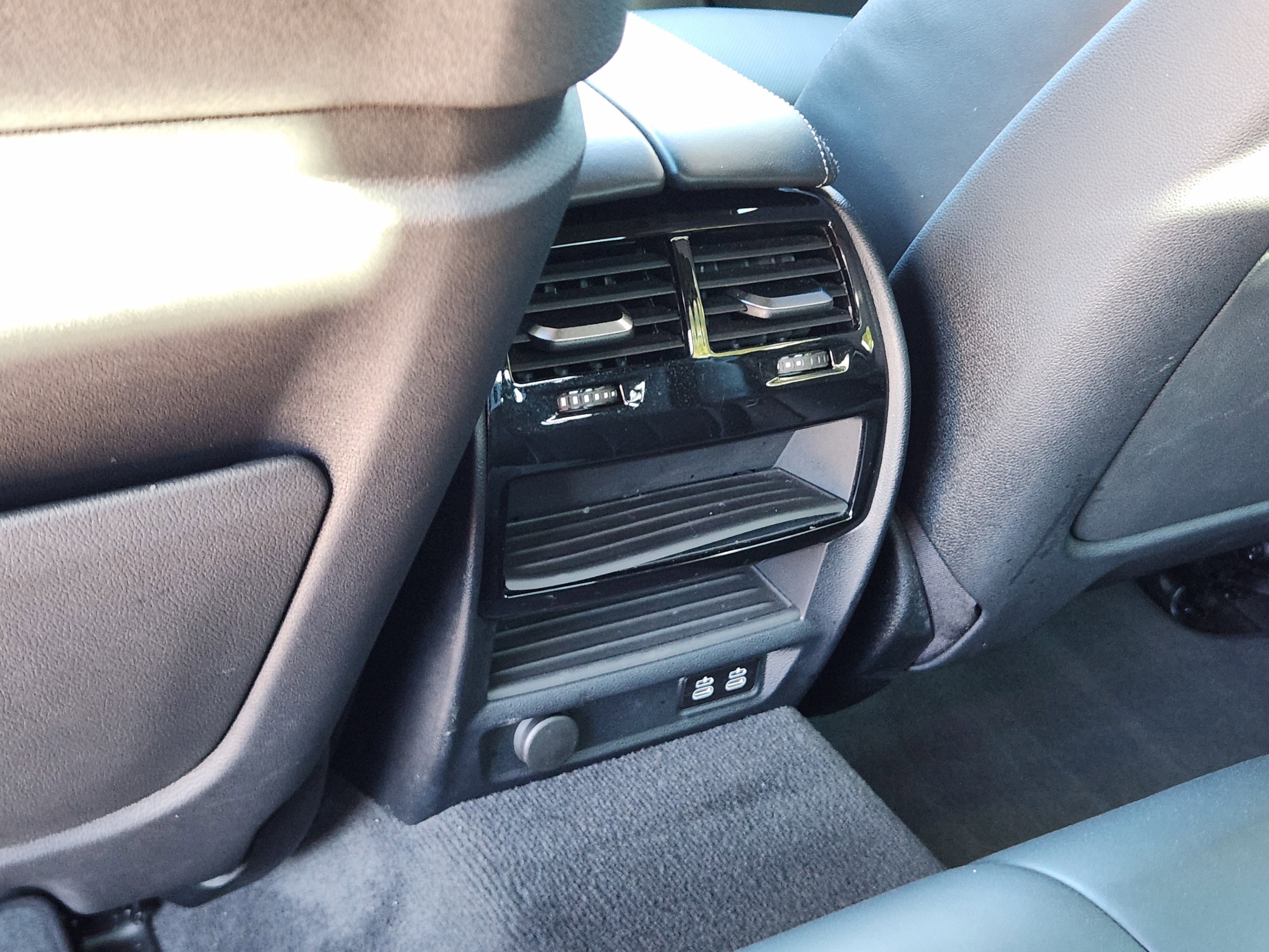 Used 2021 BMW M550i xDrive M550i xDrive w/ Premium Package image 41