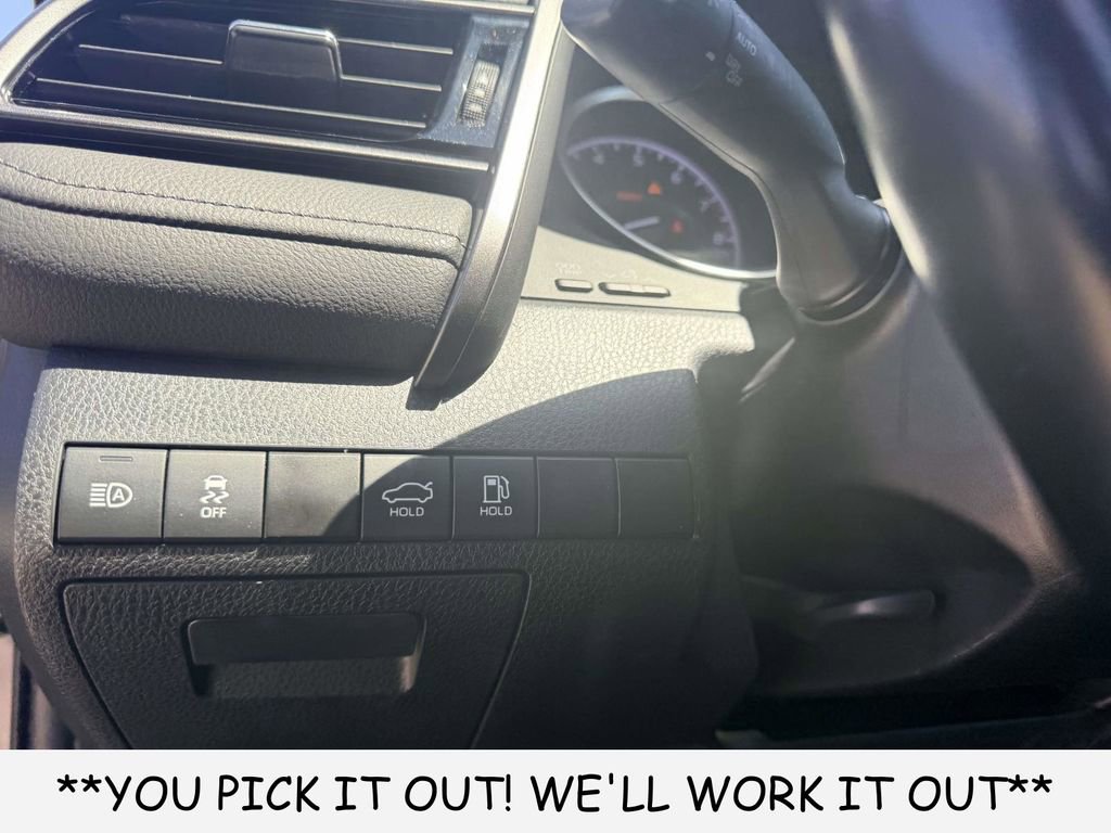 Used 2022 Toyota Camry XLE FWD image 14