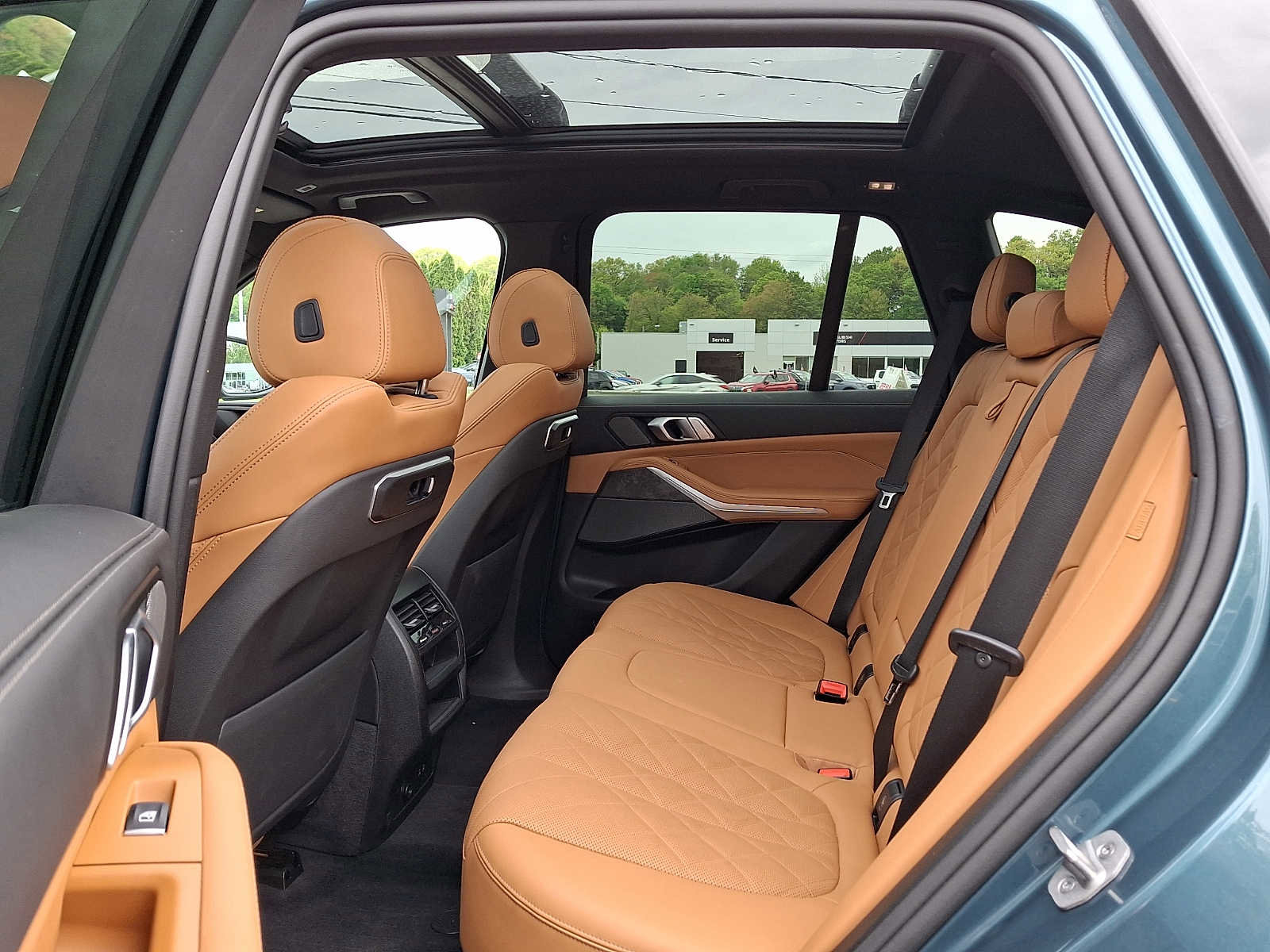 Used 2025 BMW X5 xDrive40i w/ Premium Package AWD/4WD image 10