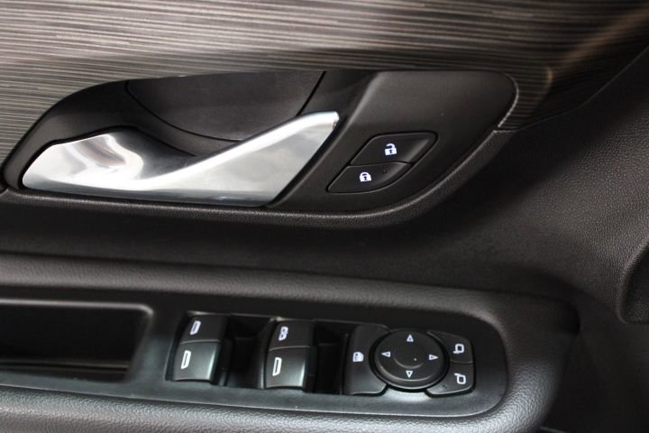 Certified 2022 GMC Terrain SLE w/ Driver Convenience Package image 18