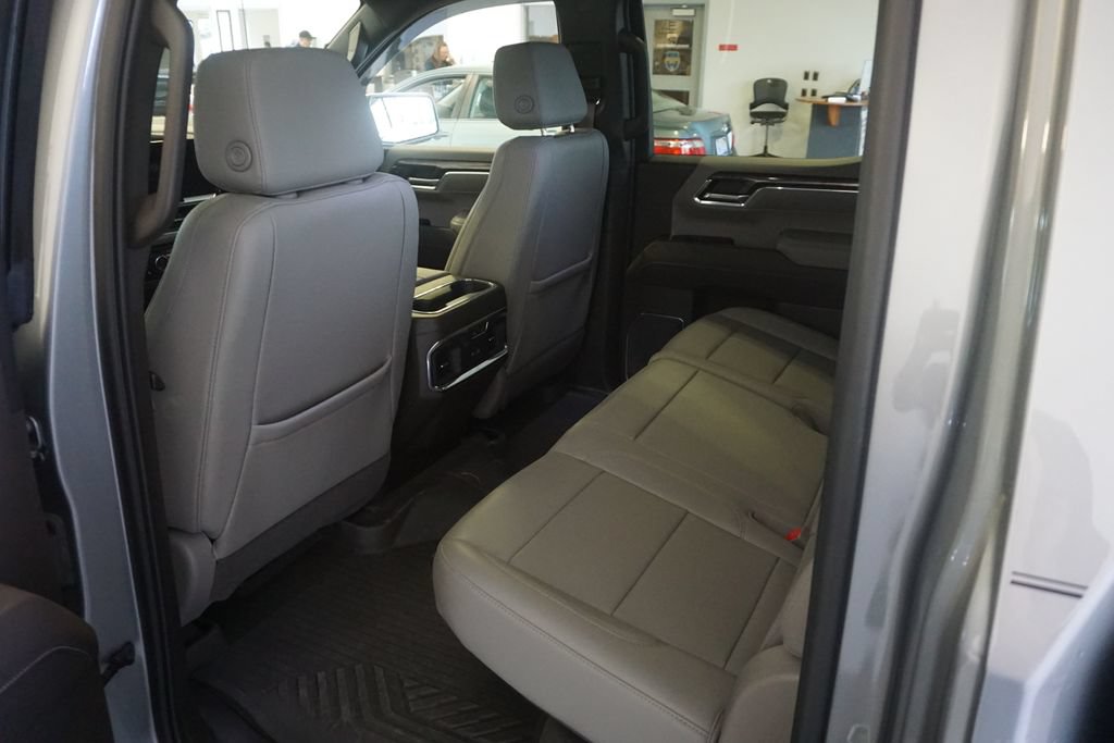 Used 2023 Chevrolet Silverado 1500 LTZ w/ LTZ Premium Package AWD/4WD image 23