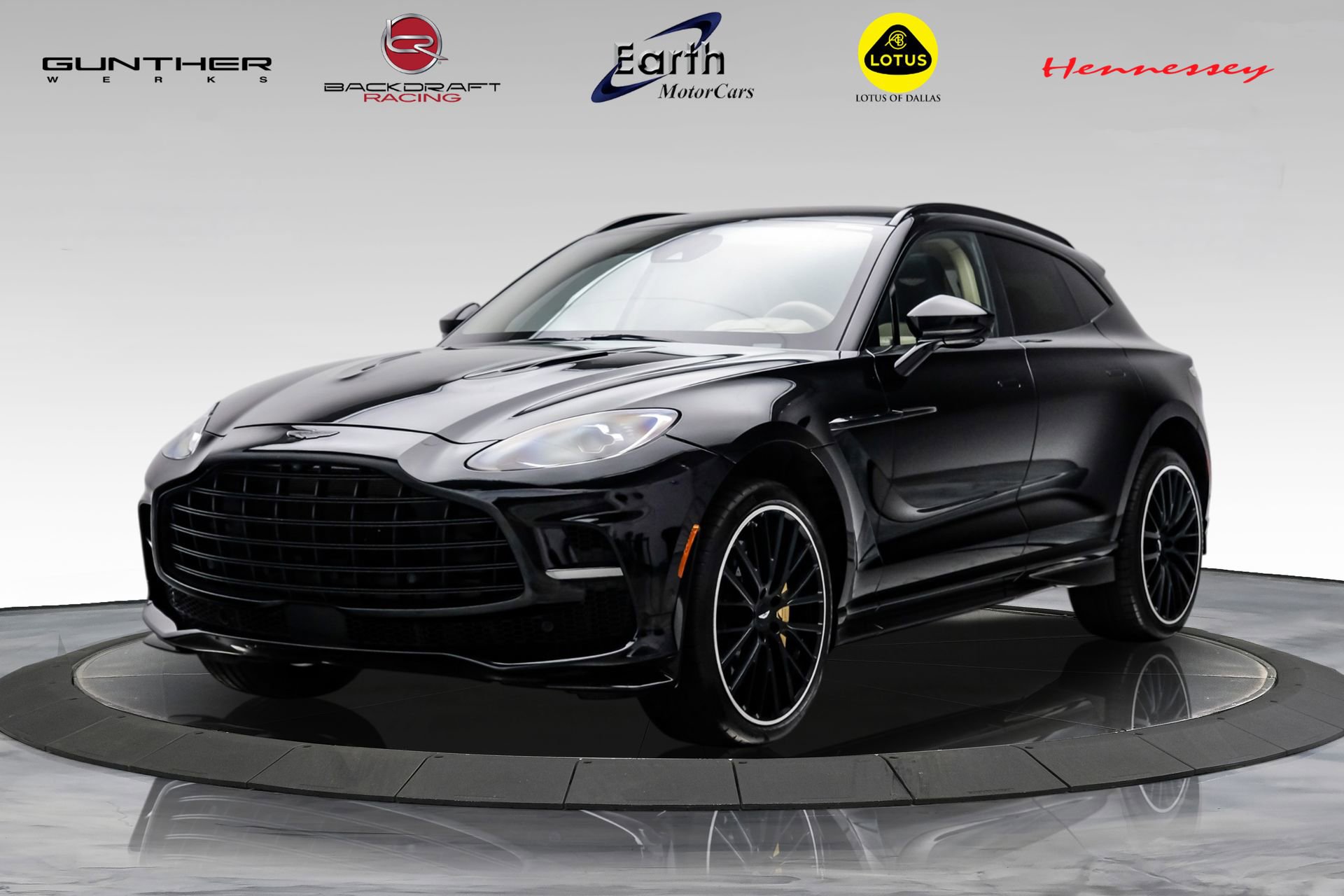 Used 2023 Aston Martin DBX 707 image 1