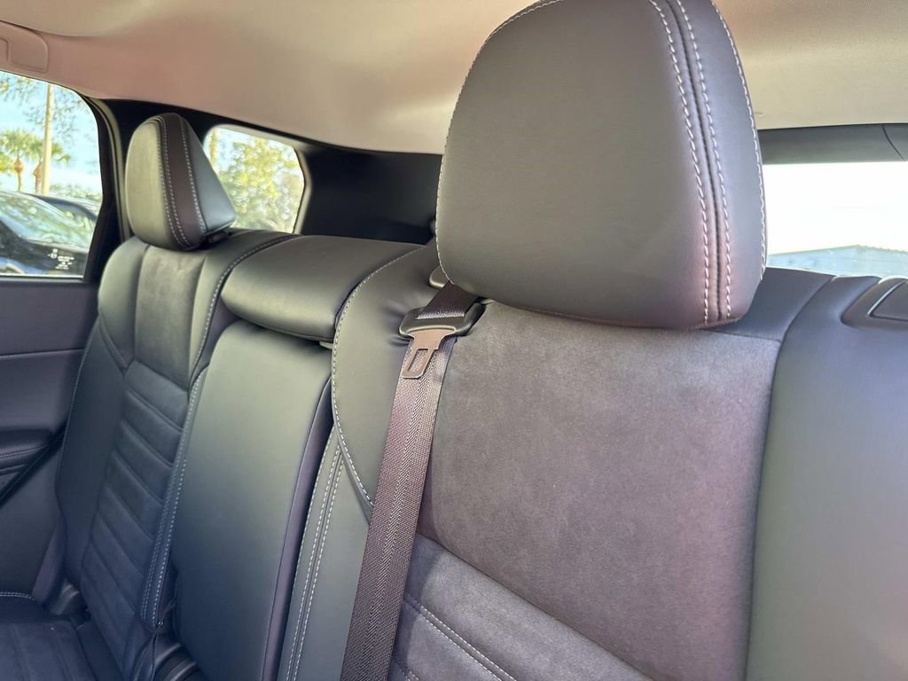 New 2026 Mitsubishi Outlander SE image 13