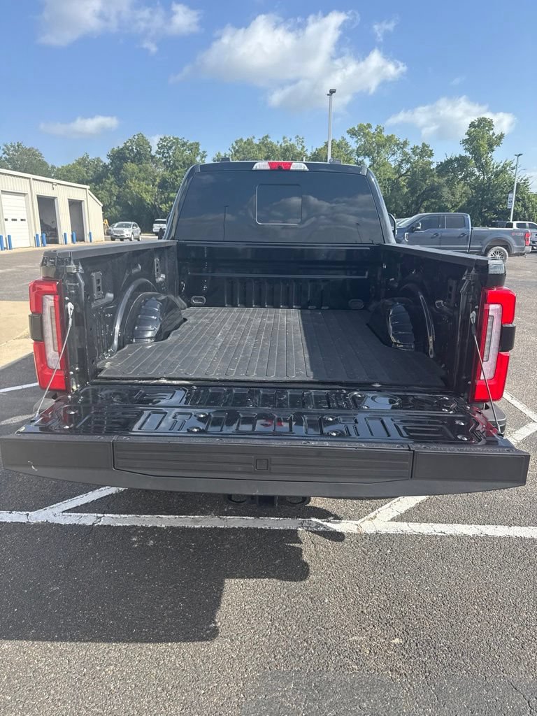 Certified 2025 Ford F250 Platinum w/ FX4 Off-Road Package AWD/4WD image 3