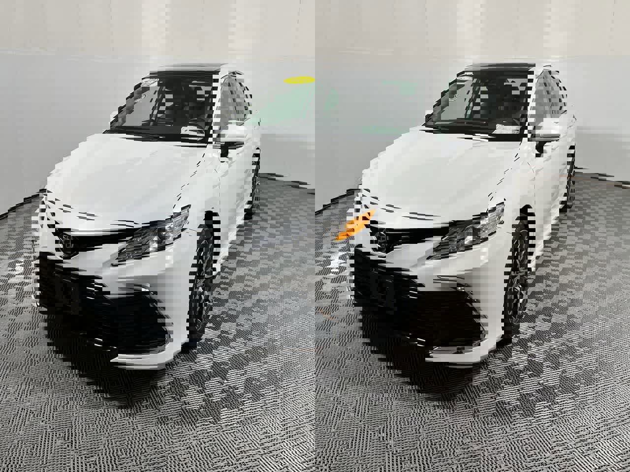 Used 2024 Toyota Camry XLE w/ Navigation Package image 3