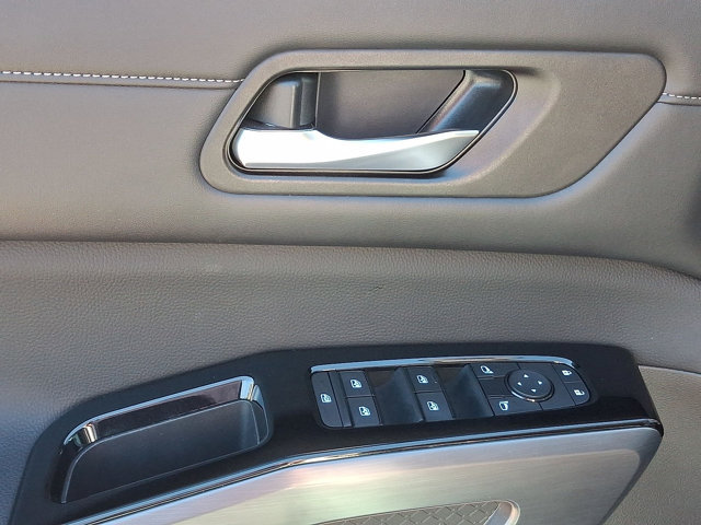 Used 2024 Nissan Pathfinder SL AWD/4WD image 11