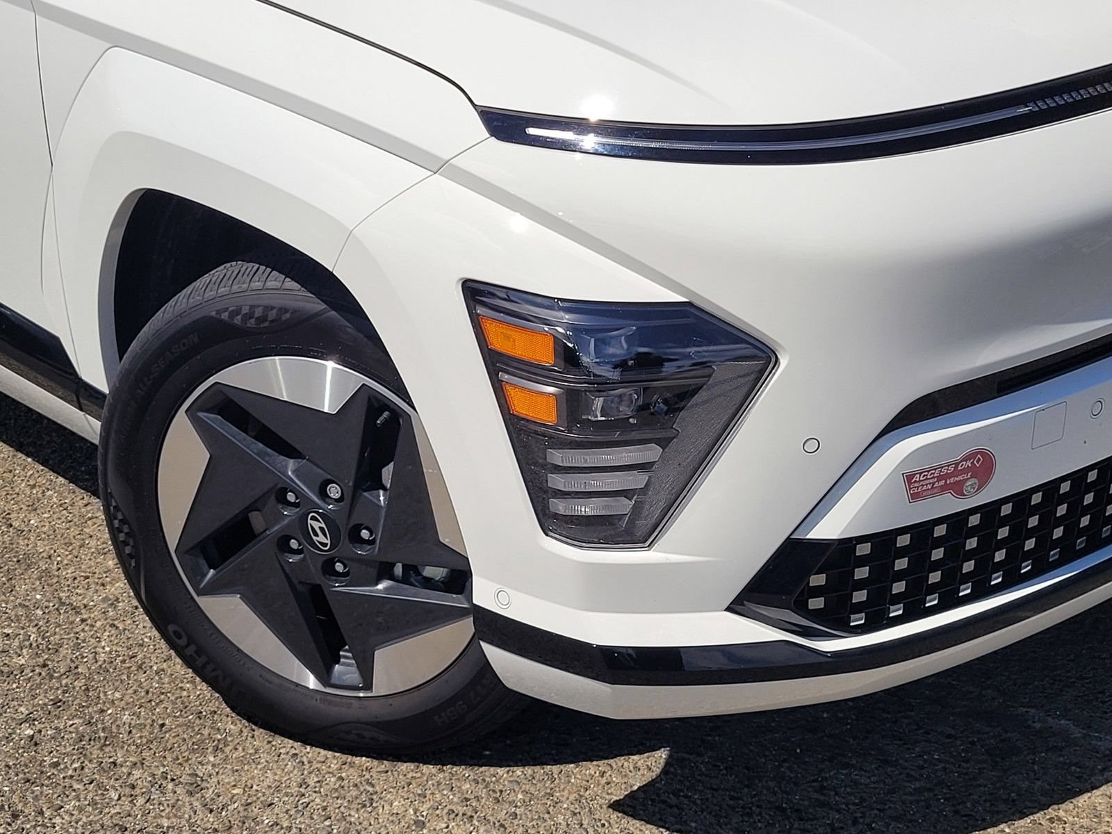 Certified 2024 Hyundai Kona Limited FWD image 9