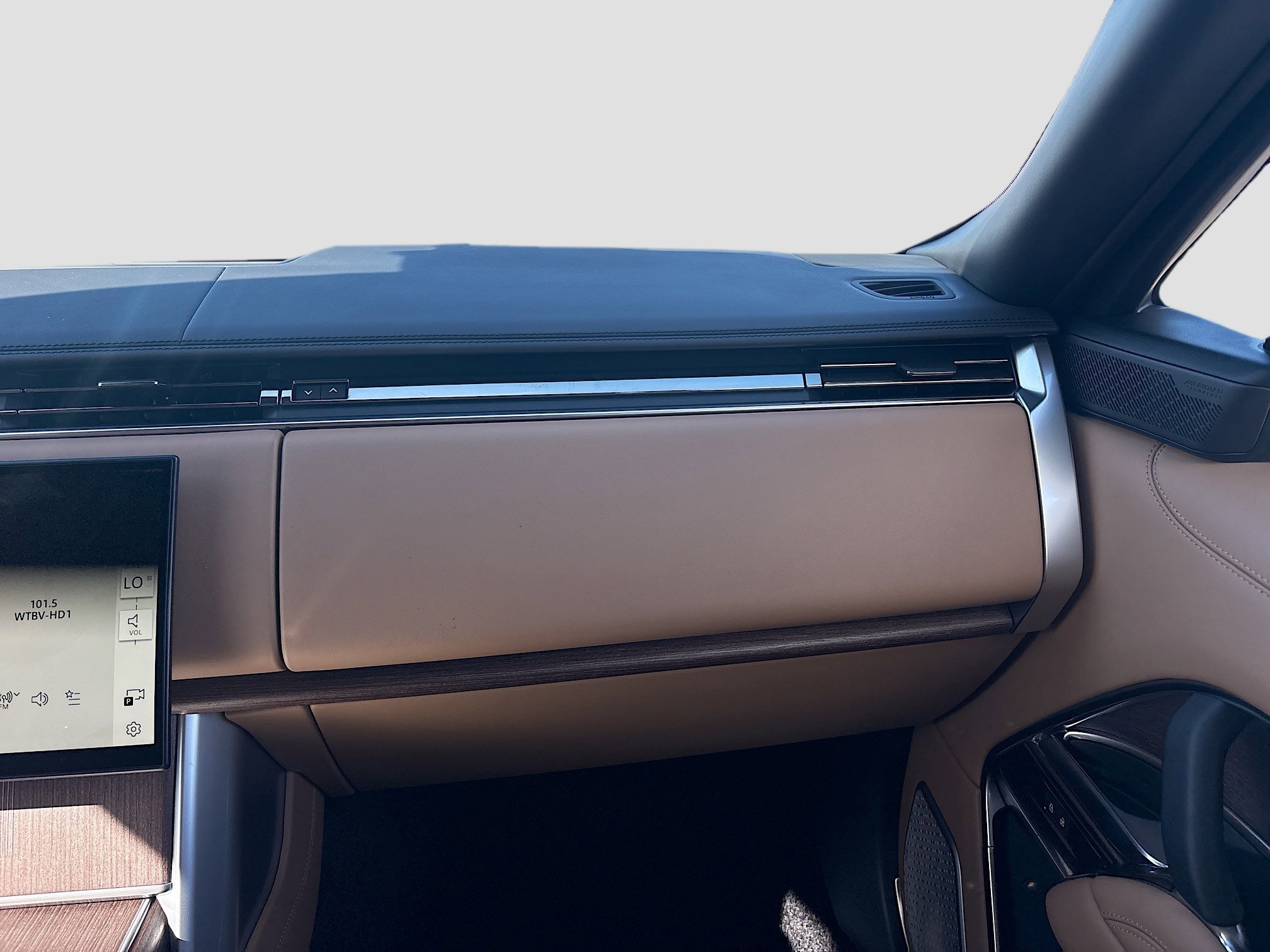 New 2026 Land Rover Range Rover Long Wheelbase Autobiography image 19