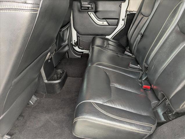 Used 2014 Jeep Wrangler Unlimited Sahara w/ Max Tow Package AWD/4WD image 17