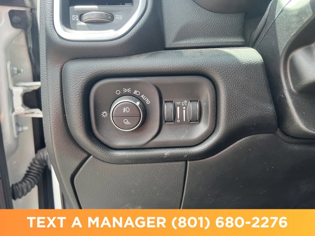 Used 2025 RAM 2500 Laramie AWD/4WD image 30
