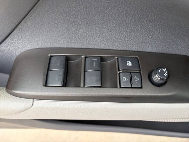 Used 2023 Toyota Camry LE image 4