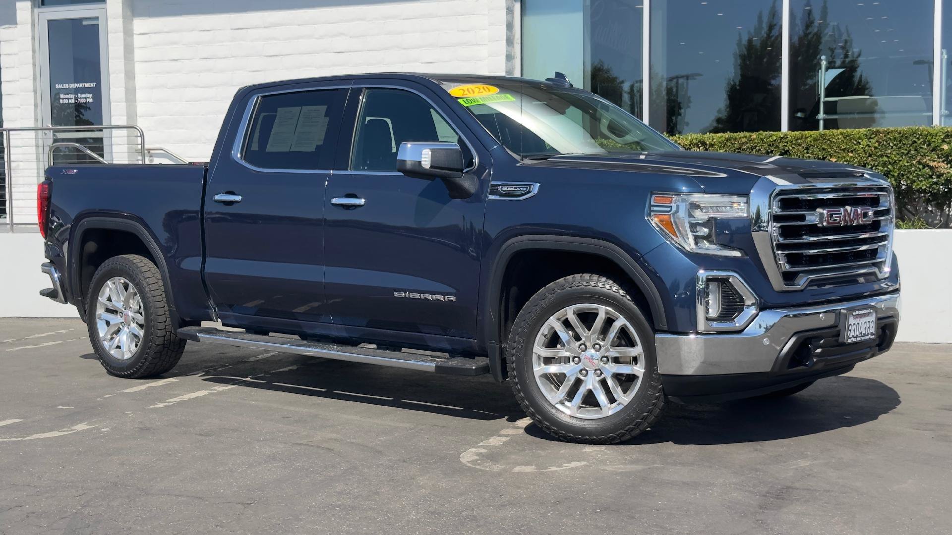 Used 2020 GMC Sierra 1500 SLT w/ SLT Premium Plus Package AWD/4WD image 2