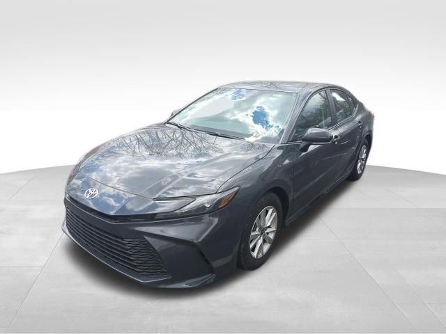 Used 2025 Toyota Camry LE image 8
