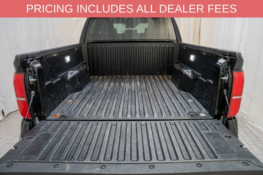 Certified 2025 Toyota Tacoma SR5 AWD/4WD image 5