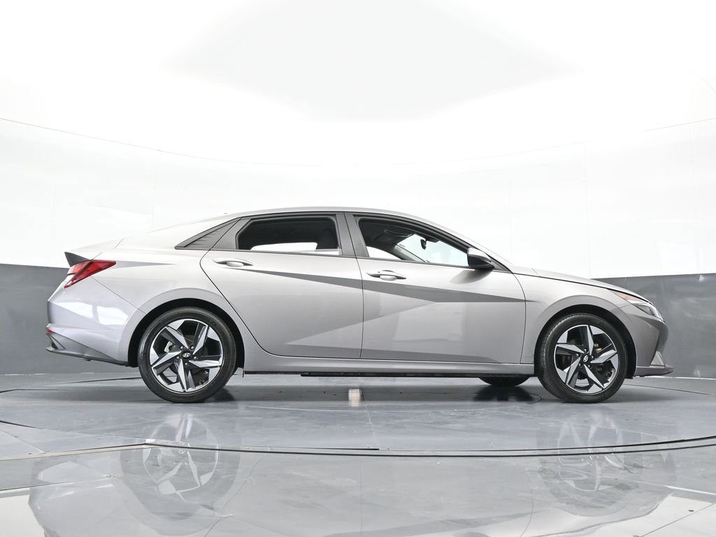 Used 2023 Hyundai Elantra SEL w/ Convenience Package image 58