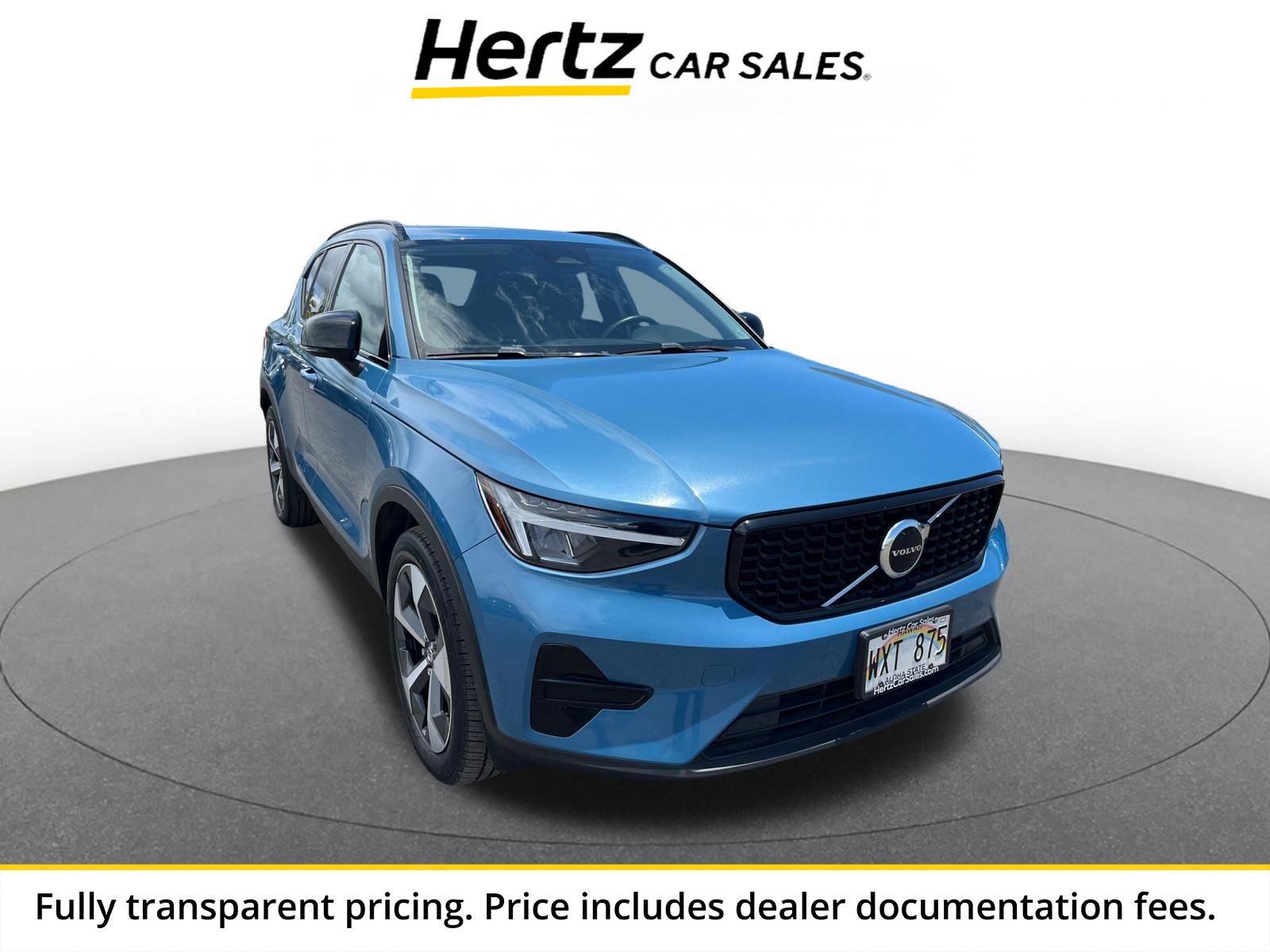 Used 2024 Volvo XC40 B5 Core AWD/4WD image 1