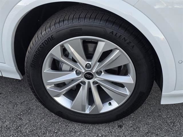 New 2025 Audi Q6 e-tron Premium Plus image 32