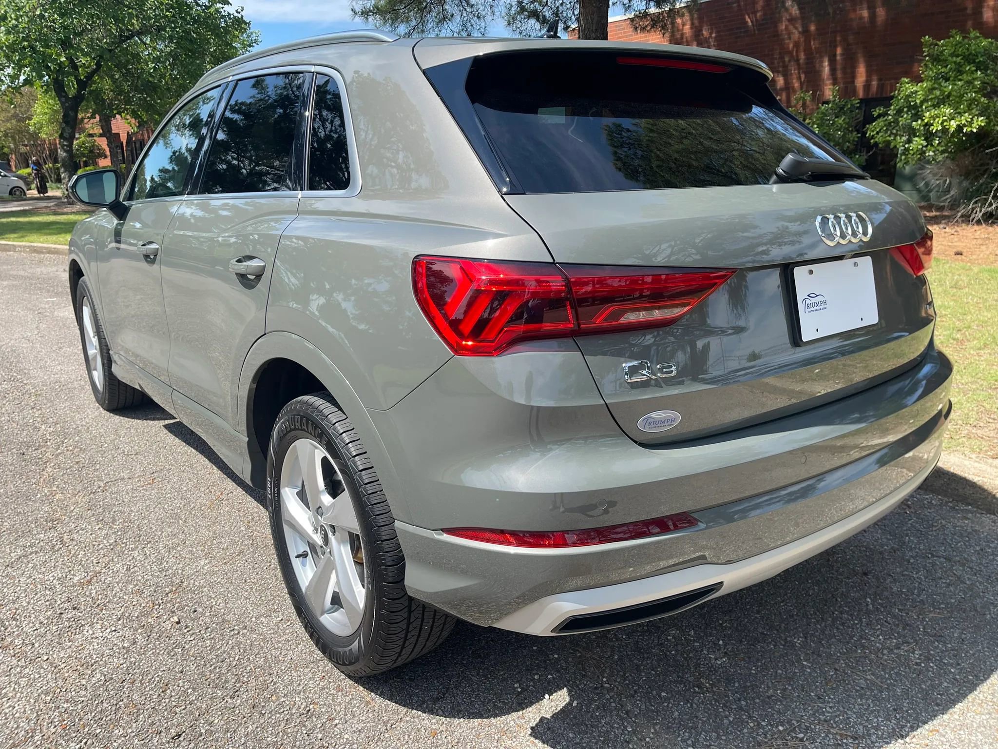 Used 2021 Audi Q3 2.0T Premium w/ Convenience Package AWD/4WD image 3