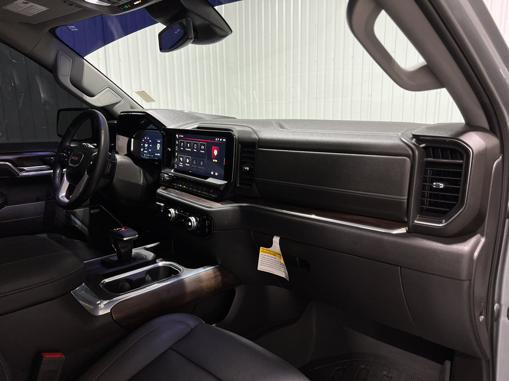 Used 2023 GMC Sierra 1500 SLT image 28