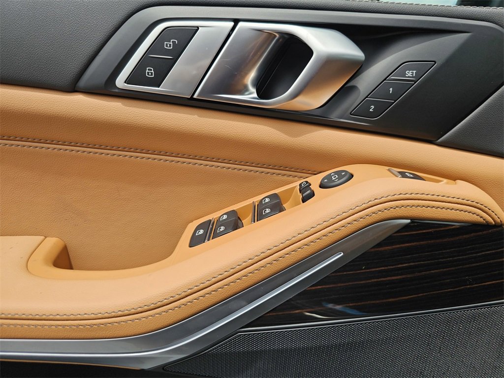 Used 2026 BMW X5 sDrive40i w/ Parking Assistance Package image 16