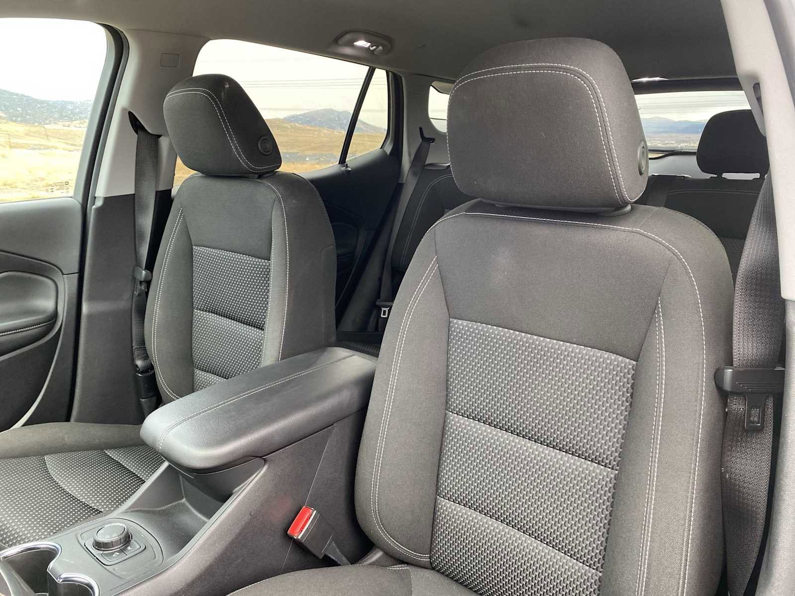 Used 2024 GMC Terrain SLE image 15