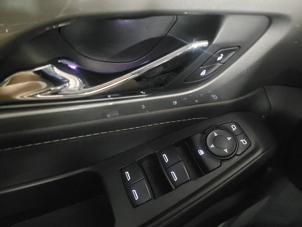 Used 2020 Chevrolet Traverse LS FWD image 27