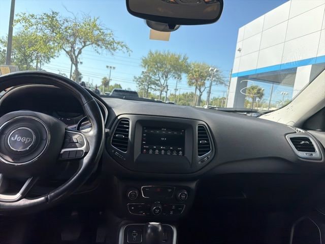 Used 2020 Jeep Compass Latitude image 9