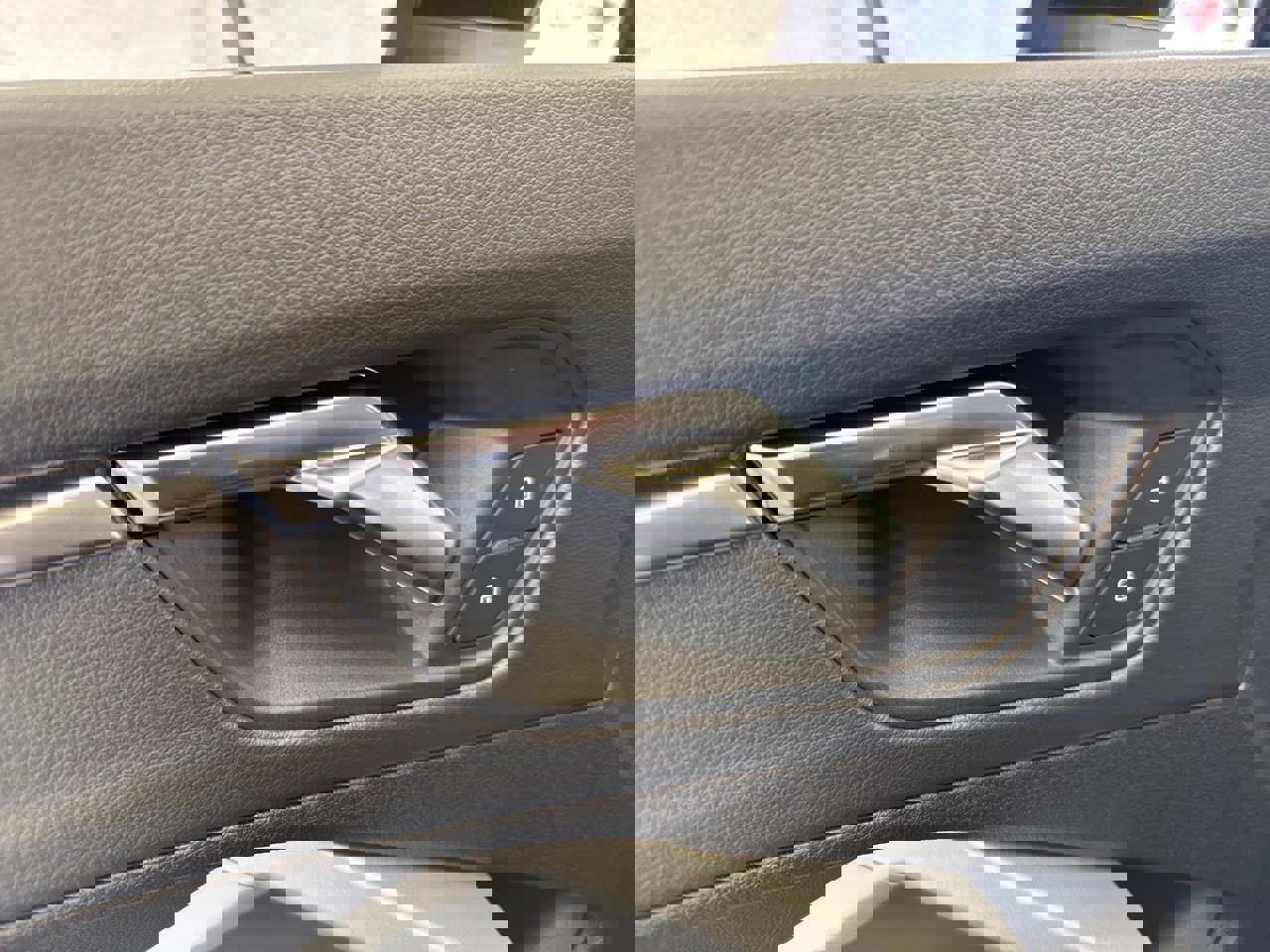 New 2025 Audi Q3 2.0T Premium image 39