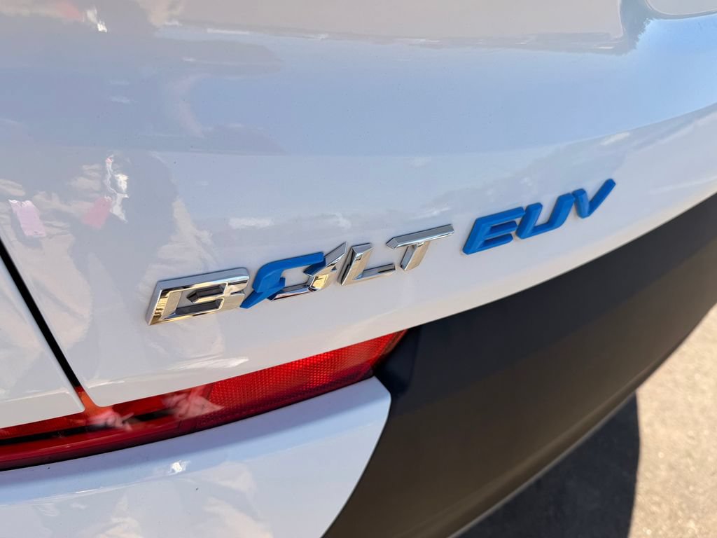 Used 2022 Chevrolet Bolt EUV Premier w/ Sun & Sound Package FWD image 28