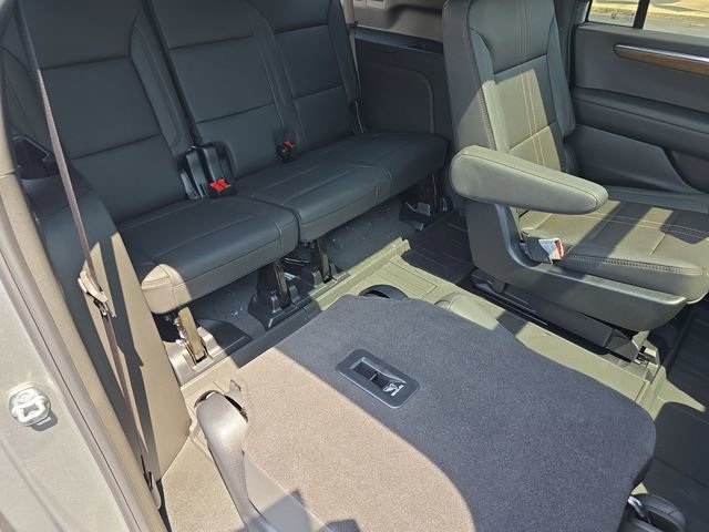 New 2025 Chevrolet Suburban High Country image 28