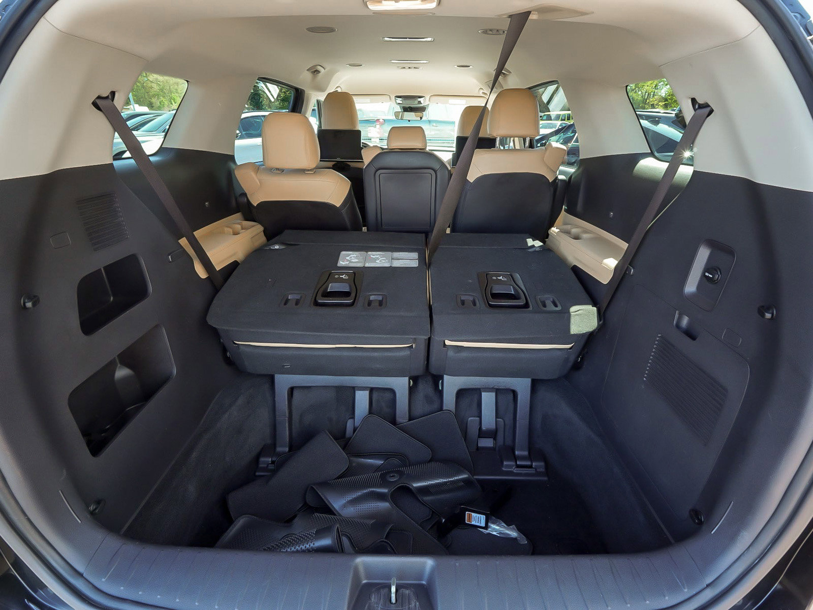 Used 2022 Kia Carnival LX FWD image 47