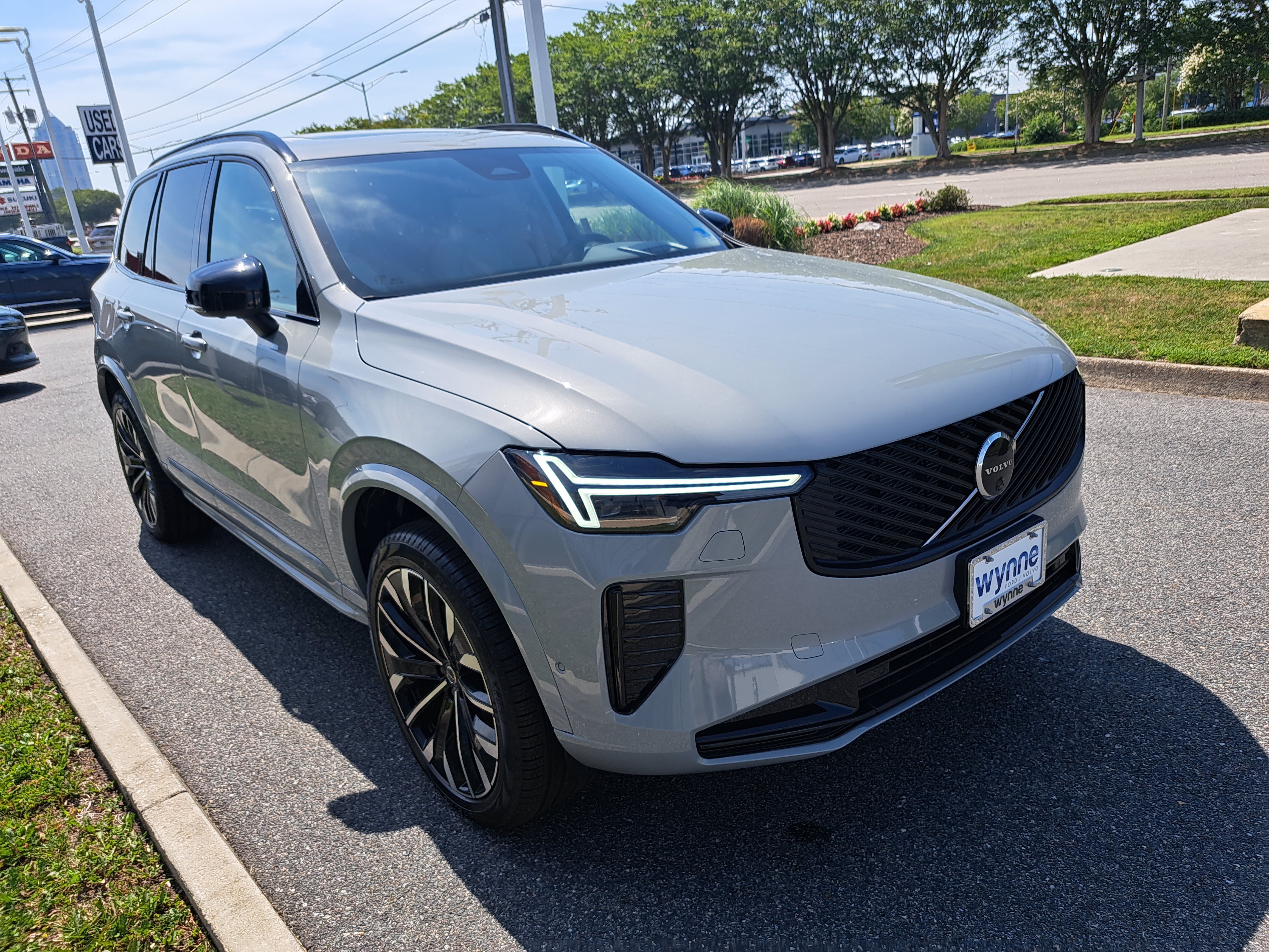 New 2026 Volvo XC90 B6 Ultra w/ Protection Package Premier AWD/4WD image 2